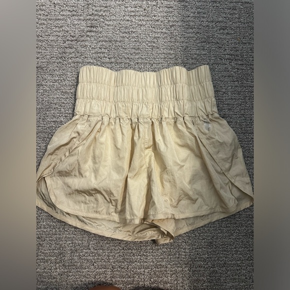 Free People Pants - Free people champagne/beige size small shorts